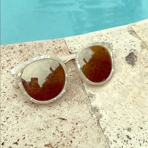 Pearlescent Mirrored Plastic Sunglasses